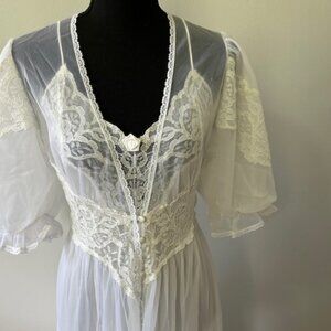 Vintage Val Mode  2- piece White Nightgown & Matching Cover Up Size Small Linge